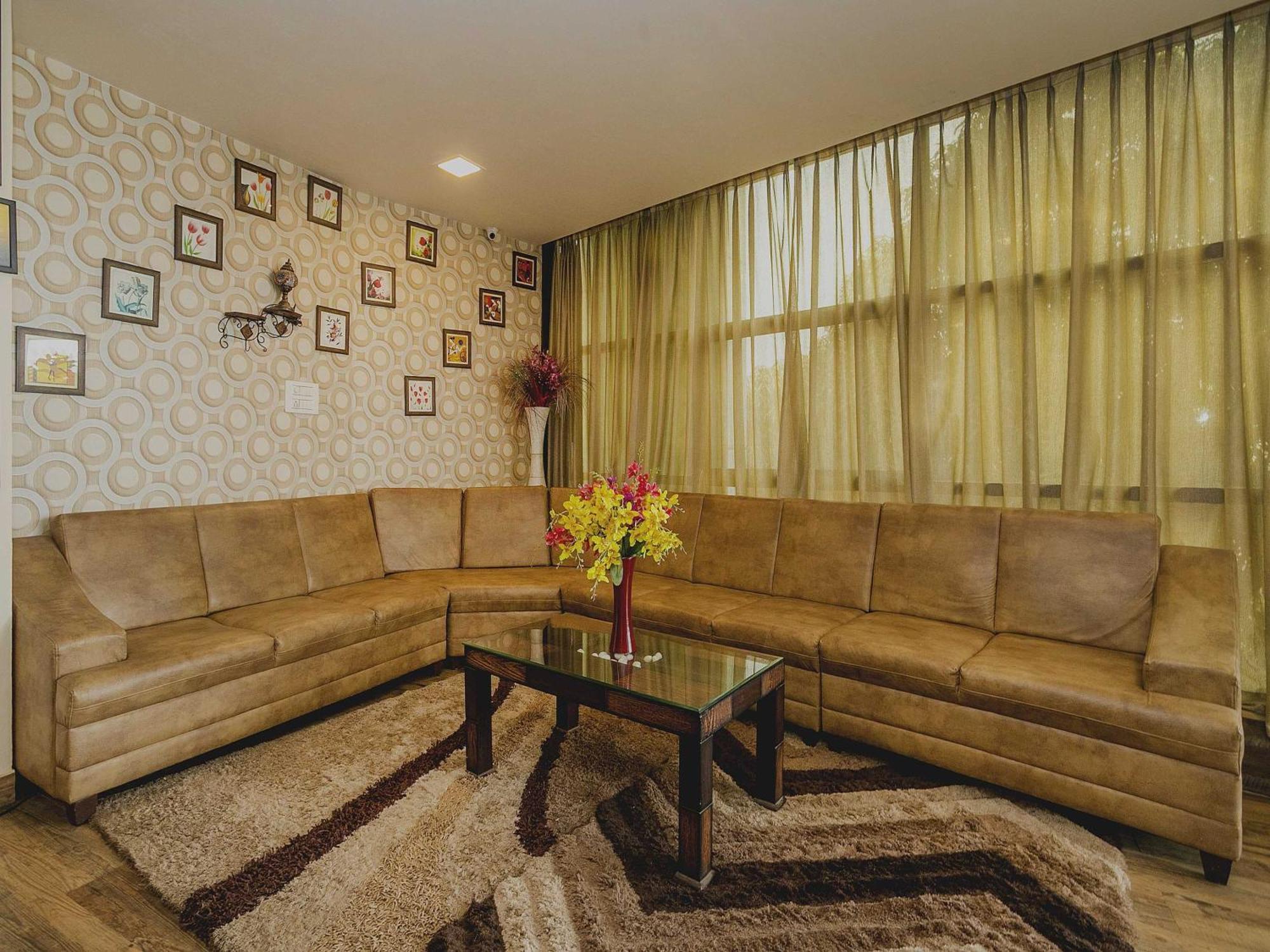 Super Collection O Indian Suites Near Sitara Restaurant Bangalore Exterior photo