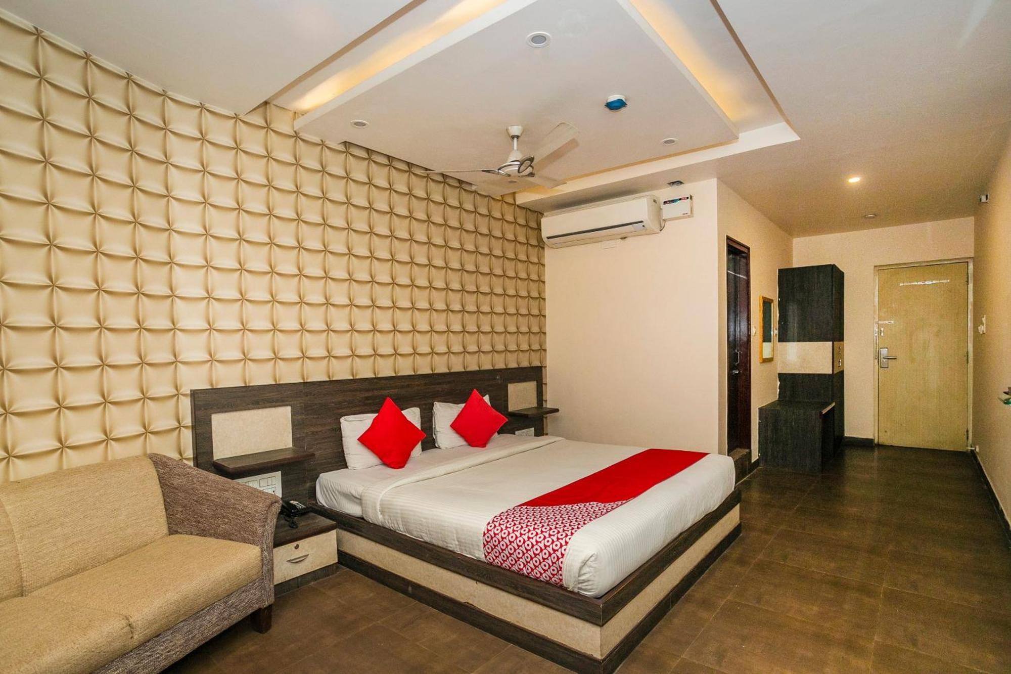 Super Collection O Indian Suites Near Sitara Restaurant Bangalore Exterior photo
