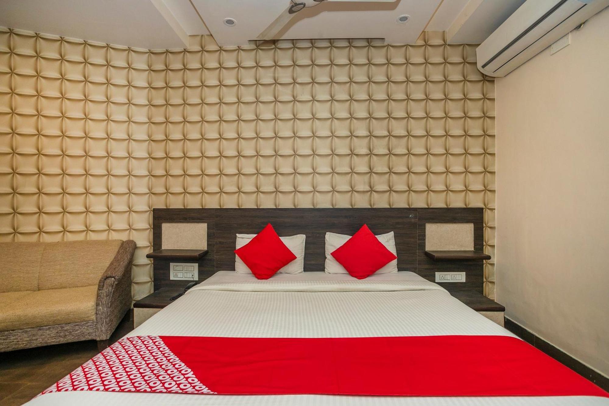 Super Collection O Indian Suites Near Sitara Restaurant Bangalore Exterior photo