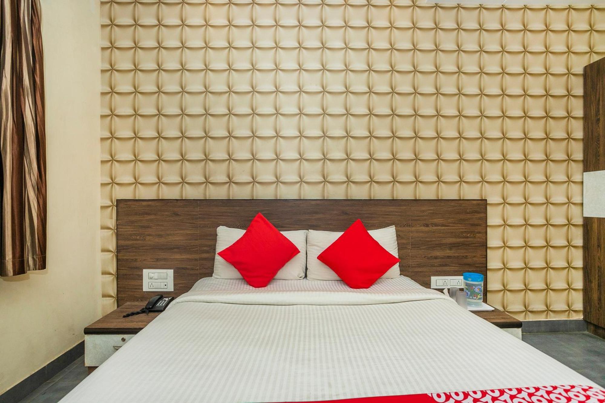Super Collection O Indian Suites Near Sitara Restaurant Bangalore Exterior photo